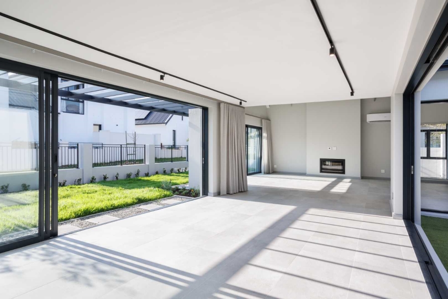 To Let 4 Bedroom Property for Rent in Val De Vie Estate Western Cape